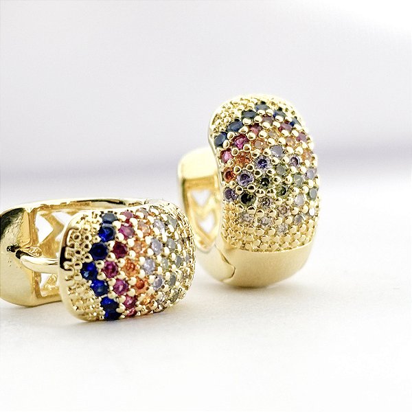 Brinco Argola Redondo Cravejado com Zircônias Coloridas G – Banhado em Ouro 18K