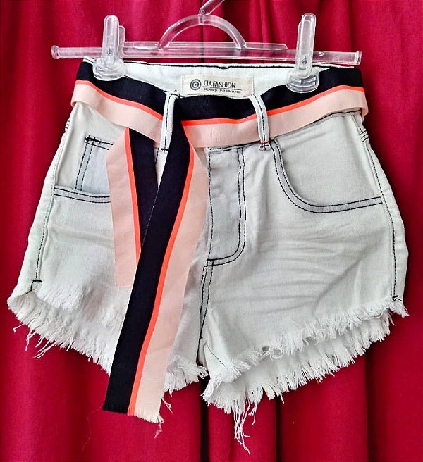 Short com cinto