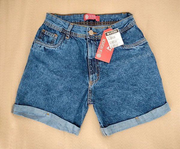 Short básico com barra dobrada