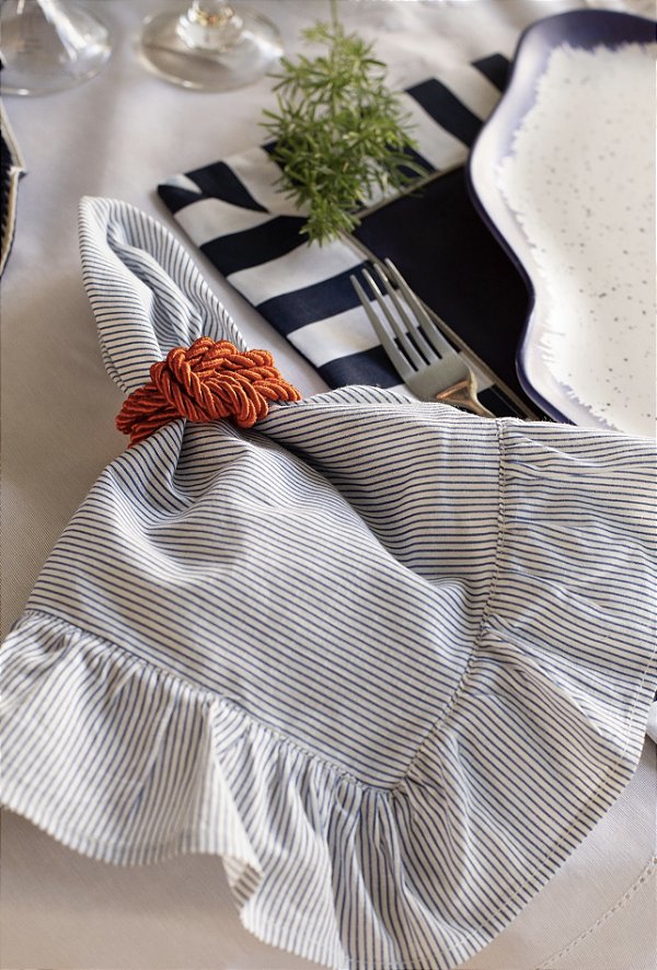 GUARDANAPO STRIPE COM BABADOS IH