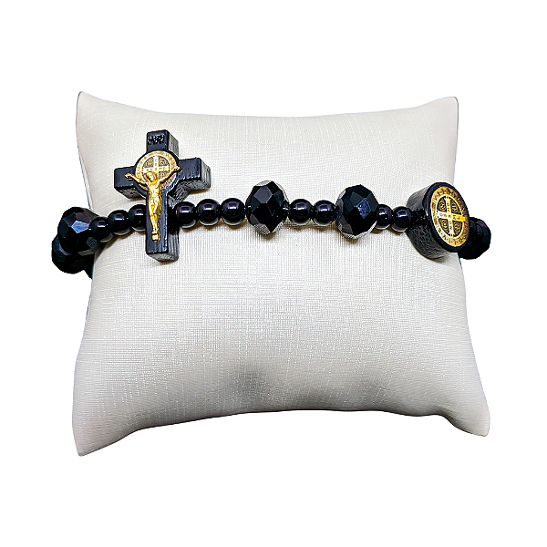 Pulseira São Bento Cristal com Medalha Resinada e Crucifixo com Cristo - O Pacote com 6 Peças - Cód.: 5133