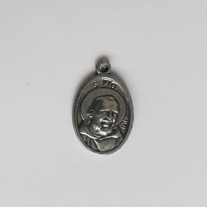 Medalha em níquel, Padre Pio - Pacote com 30 peças - Cód.: 3694