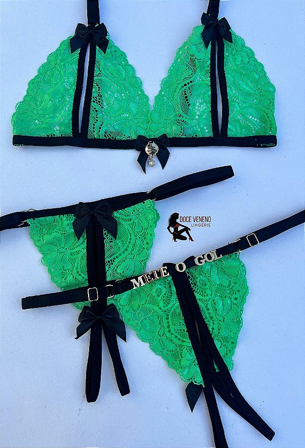 Conjunto Personalizado Sapeka com abertura na calcinha e sutia Verde