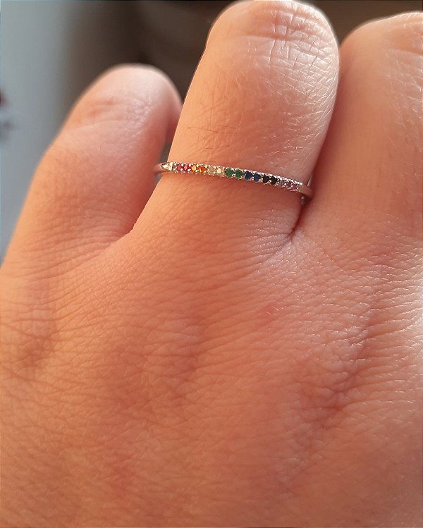ANEL MEIA ALIANÇA COM ZIRCONIAS COLORIDAS