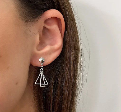 Brinco Triângulos Entrelaçados - Prata 925