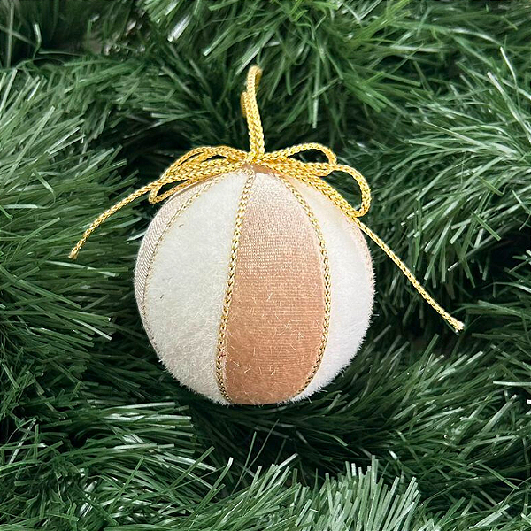 BOLA NATAL VELUDO BRANCO/CHA 10CM