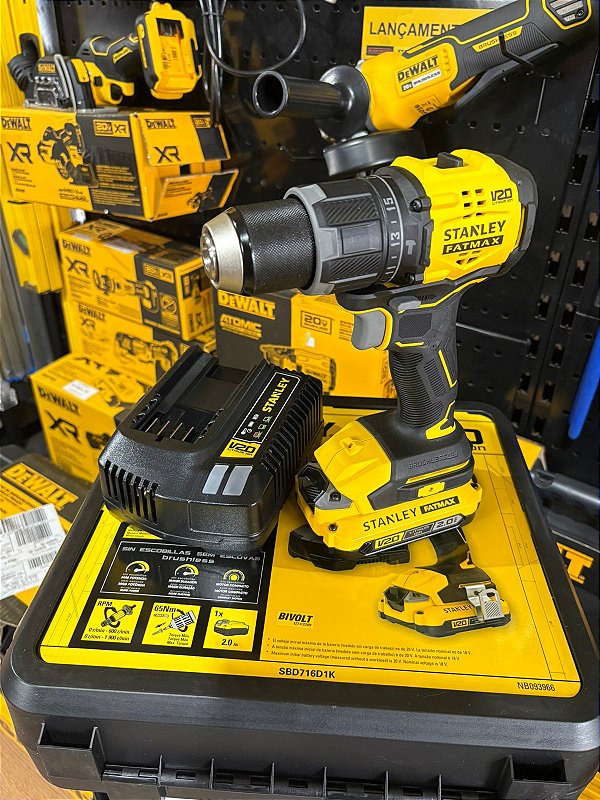 Parafusadeira/Furadeira com Impacto 1/2" 2 Baterias 2Ah 20V Max* 65Nm Brushless com Maleta Stanley SBD716D1K-BR