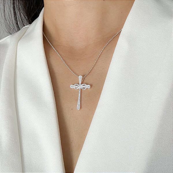 Colar luxo com cruz grande