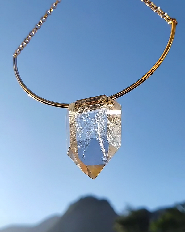 Colar Tokyo - Cristal Natural  - Metais Personalizáveis