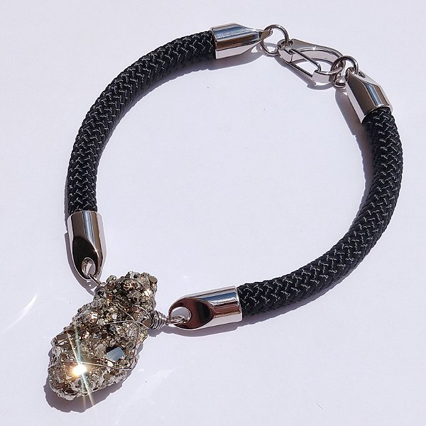 COLAR MIDRA - Preto - Pirita