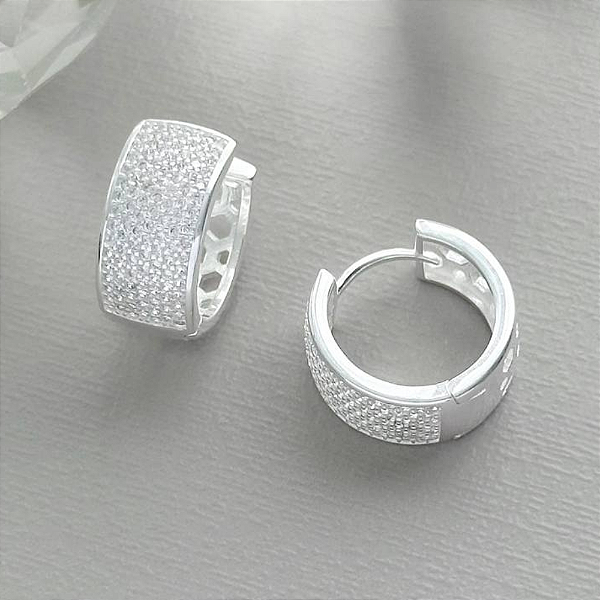 Argola Redonda Cravejada com Zircônia - Prata 925