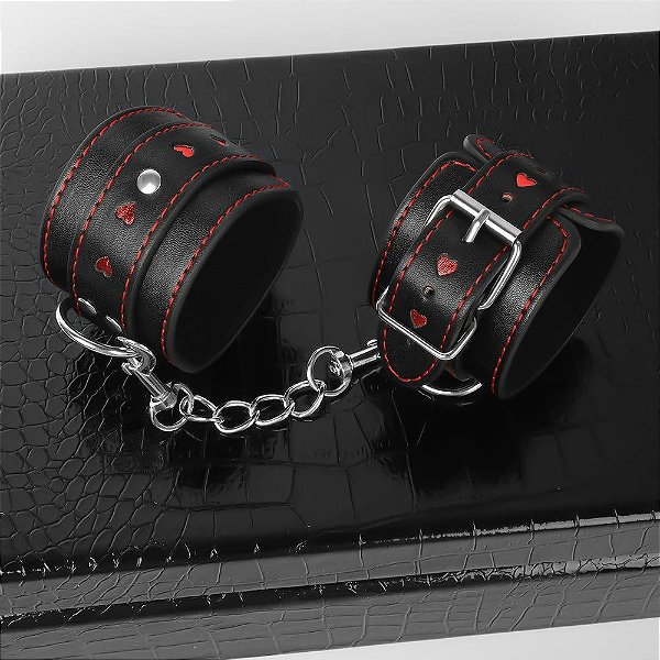 Algemas de Couro com Costura – Elegância e Poder na Sua Intimidade