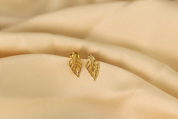 Brinco folha vazado dourado