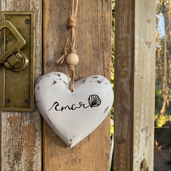 Coração de madeira 10cm, pingente escrito "Amar", Branco.