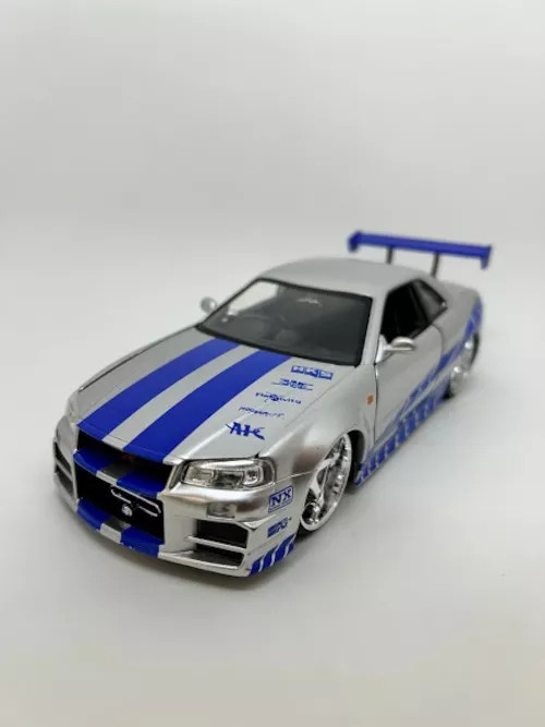 Miniatura Carro Velozes E Furiosos Nissan Skyline Gt-r 1/24