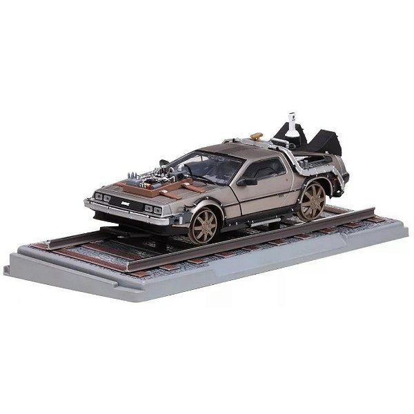 Miniatura carro Delorian - De Volta para o Futuro 3 1/18 (seminovo)