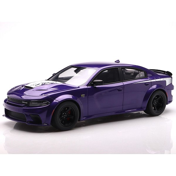 Miniatura carro Dodge Charger Super Bee - 1/18