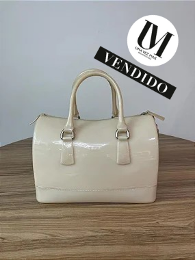 Bolsa Furla bege em silicone