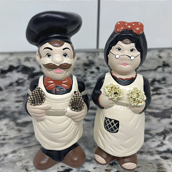 Casal de cozinheiros decorativos - Enfeite em ceramica para cozinha