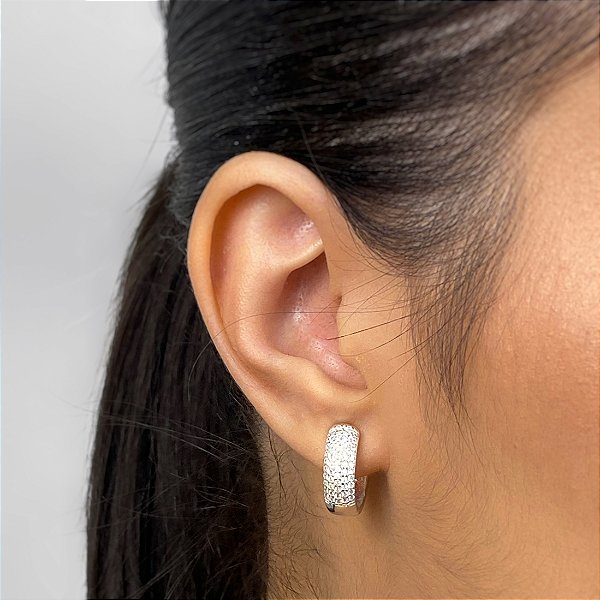 Argola click 14mm larga cravejada - Prata 925