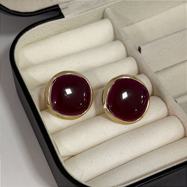 Brinco Redondo Resinado Bordô - Banho de Ouro