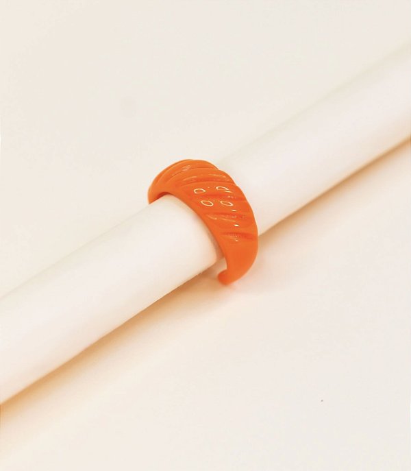 Anel BRUNA chunky de acetato sereia candy laranja