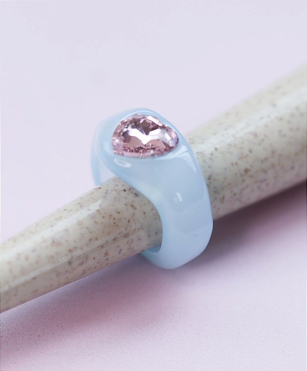 Anel ERIKA chunky de acetato azul, solitario rosa