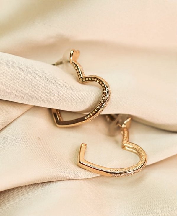 Argola DIANA coração folheada com detalhe de zircônia (Dourado)