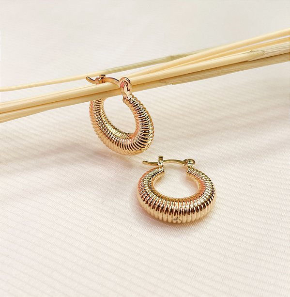Argola VERA fios feixe click folheada a ouro