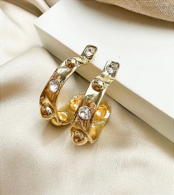 Argola VANIA esferas e strass folheada a ouro