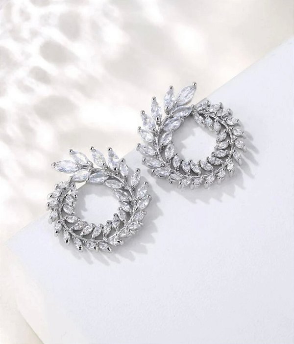 Brinco TAYLOR folhagem cravejado com zirconia folheado a prata