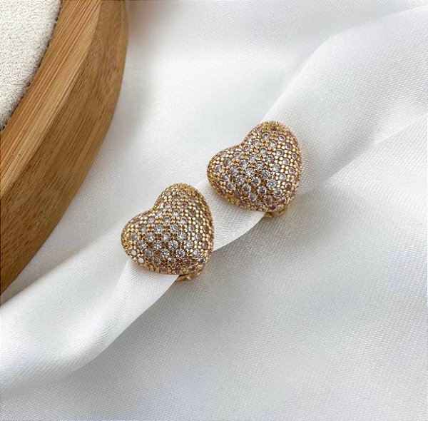 Argola CORA coração cravejado com zirconia cristal folheada a ouro