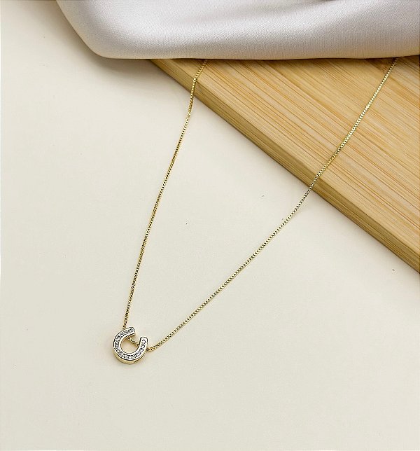 Colar TAMARA ferradura cravejado zirconia folheada a ouro
