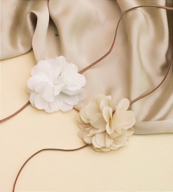 Choker HANA camurça com flor