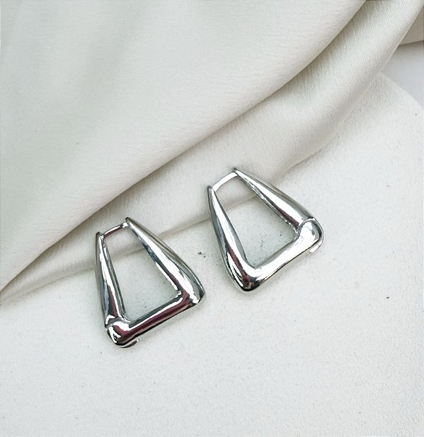 Argola MILVIA geometrica  folheada a prata