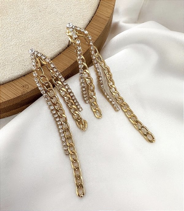 Brinco KAIRA franja corrente com strass premium folheada a ouro
