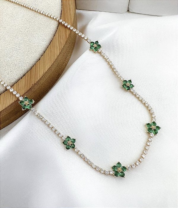 Colar ELIDA cravejado com zirconia premium flor verde premium folheada a ouro