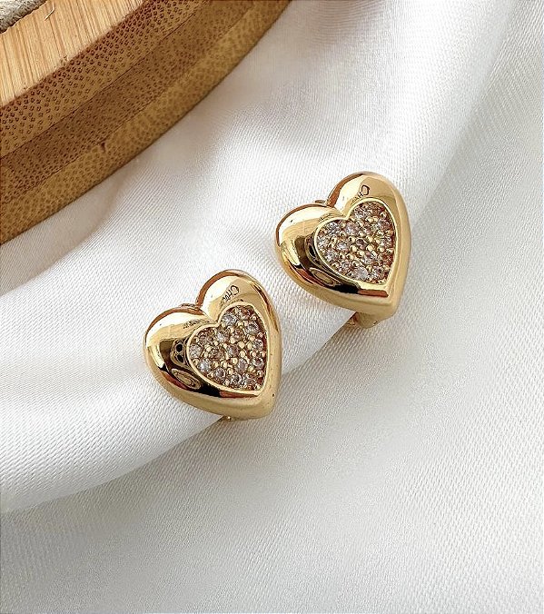Argola CRISTAL coração cravejado em zirconia folheada a ouro
