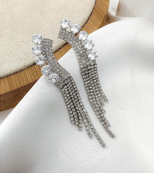 Brinco HAILEY party franja com strass premium folheada a prata