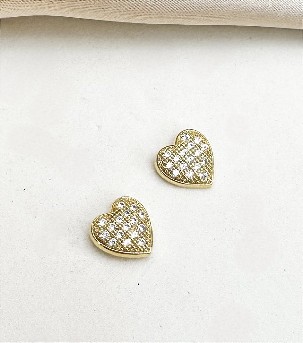 Brinco DEBORA mini coração cravejado com zirconias e folheada a ouro