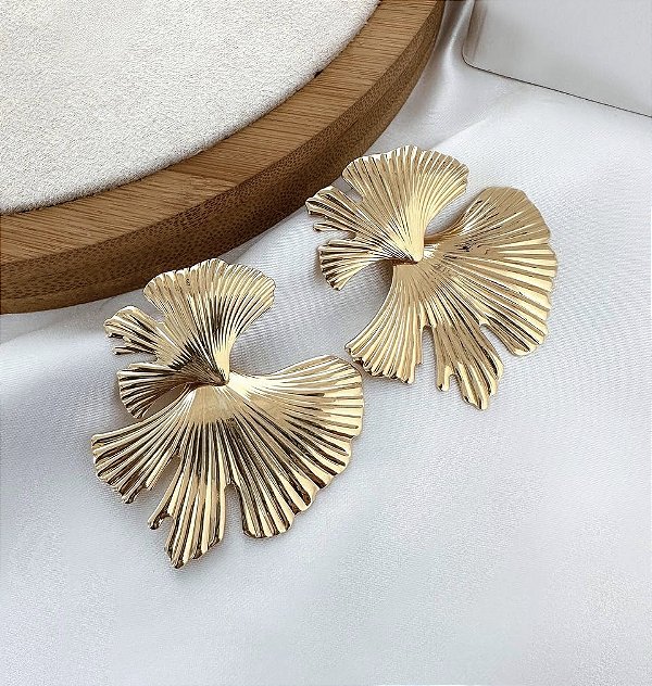 Brinco ELVIRA folhas orgânicas folheada a ouro