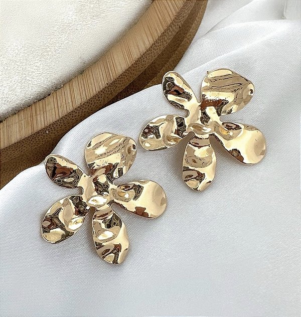 Brinco CARDI flor folheada a ouro