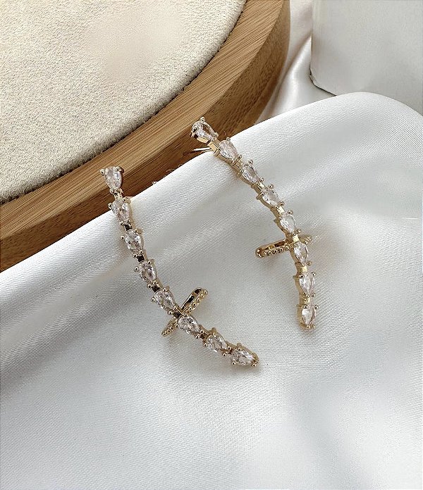 Brinco ARMENIA ear cuff cravejado com zircônias em gotas folheada a ouro
