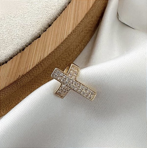 Piercing de encaixe fake HALLE cruz cravejada micro zircônias e pingente folheada a ouro