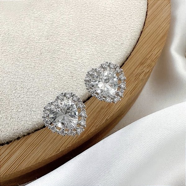 Brinco ANAHI mini coração zirconia pedra cristal folheado a prata