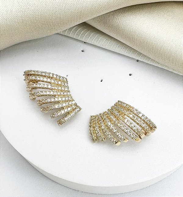 Brinco VELMA ear hook cravejado com microzirconias folheada a ouro
