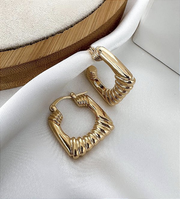 Argola DANY quadrada  folheada a ouro