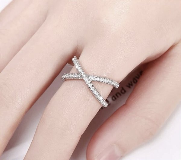 Anel MALY folheado a prata cravejado com microzirconia