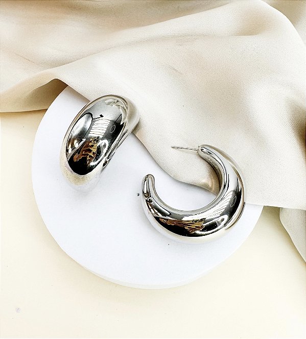 Argola ISABELA bijoux tubo meia lua prateada M