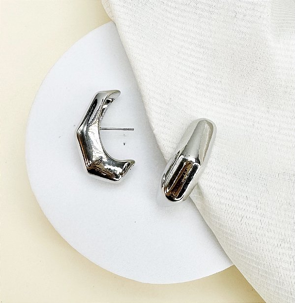 Brinco INDONESIA ear hook folheado a prata